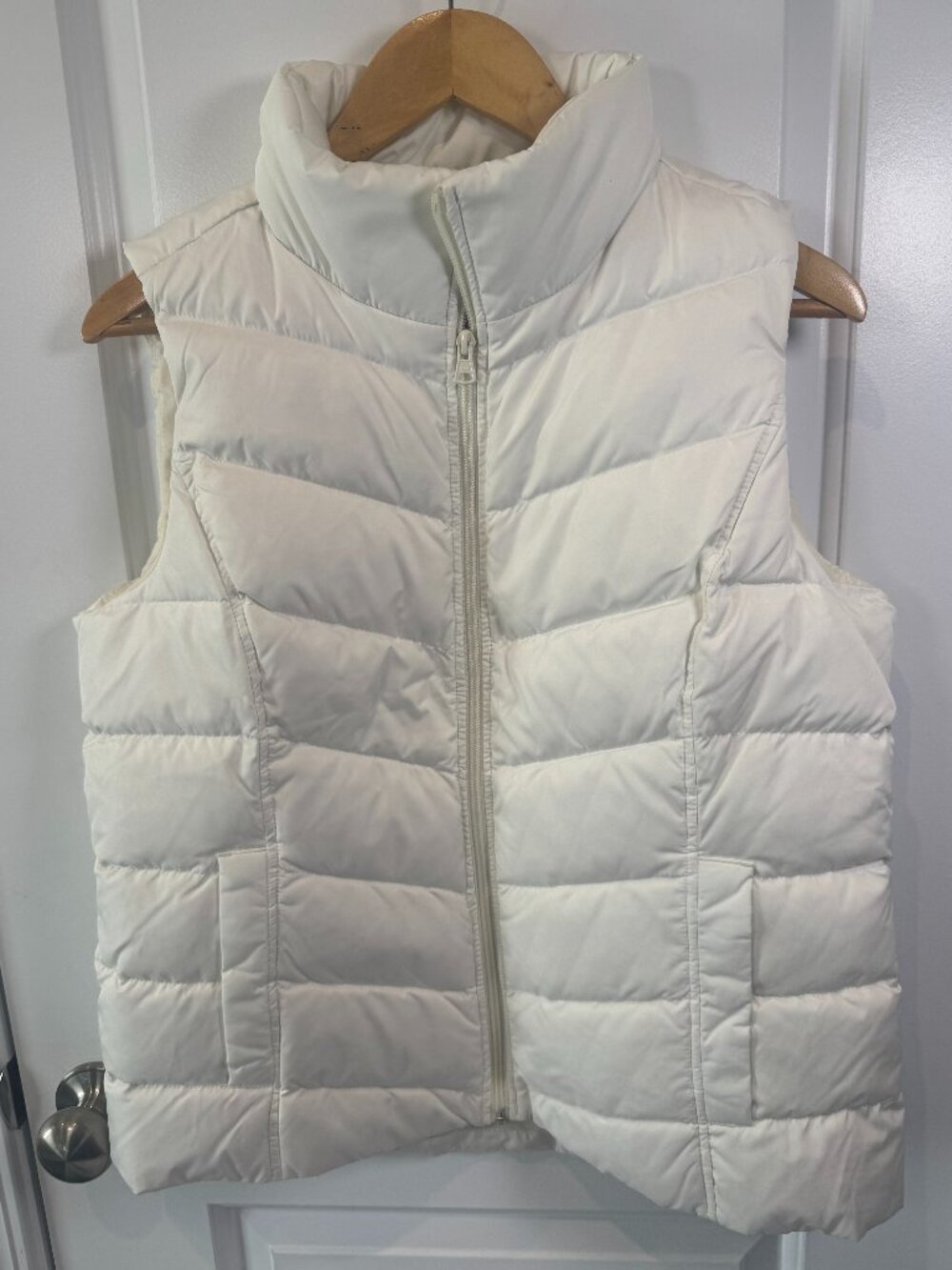 Lands End White Down Puffer Vest Chevron Quilted Winter Puffy Warm Jacket Coat M